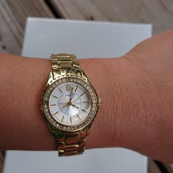 Guess Analog gold tone with rhinestones Watch - Picture 10 of 10